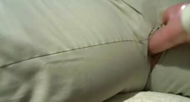 sex 乱伦的 Guy fucks cô gái cho đối số giữa sex ngoại tình quay phim.